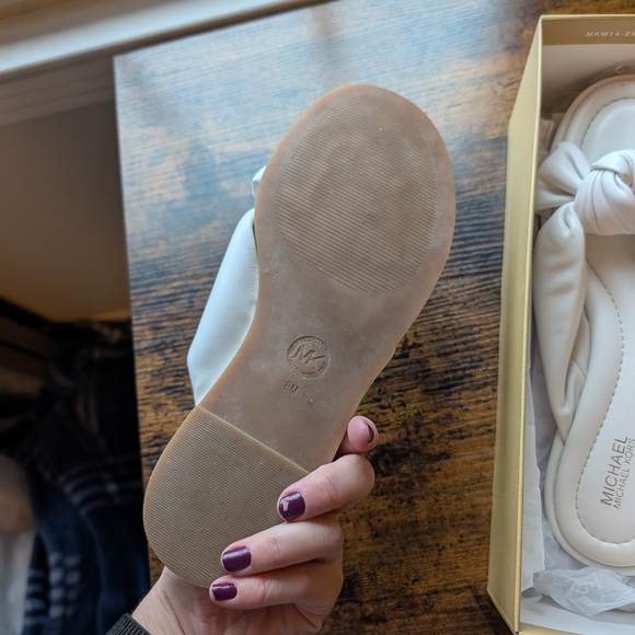 Michael Kors Elena Flat White Slide Sandals Size 8 - Picture 3 of 7